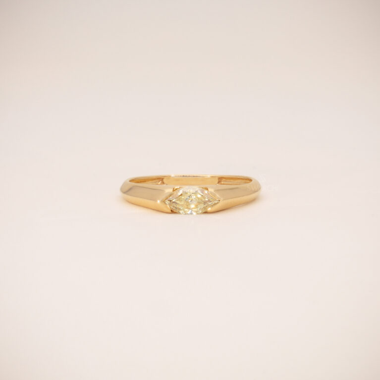 Clairéon Crest Solitaire Ring