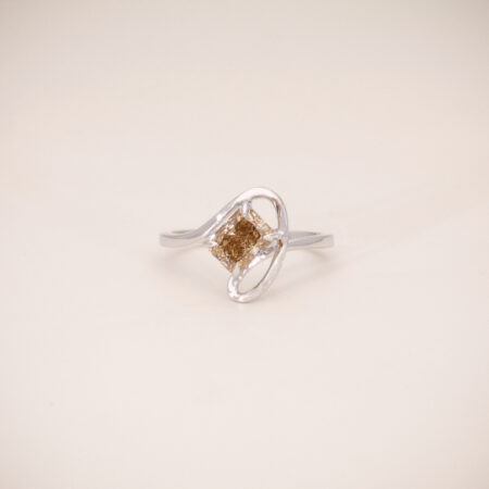 Aurévia Curve Solitaire Ring