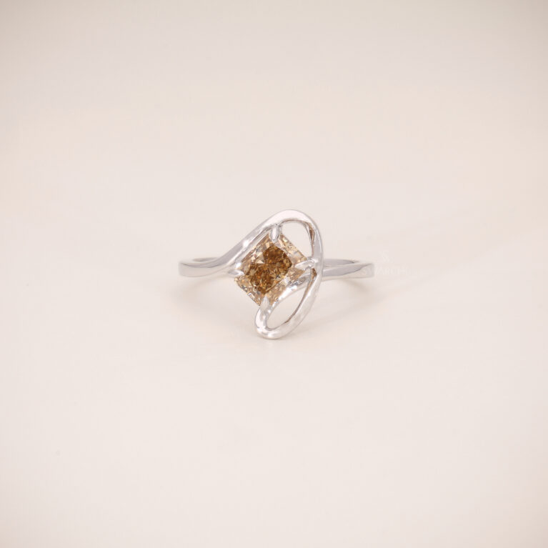 Aurévia Curve Solitaire Ring