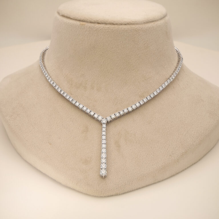 TRINITÉ LUMIÈRE Necklace